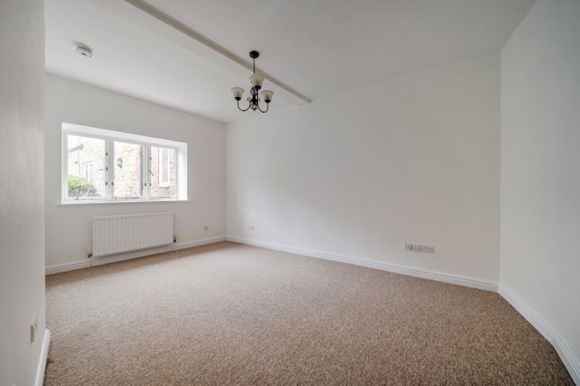 Flat 7, Langford House,, Gloucester Street, Oxfordshire photo 4