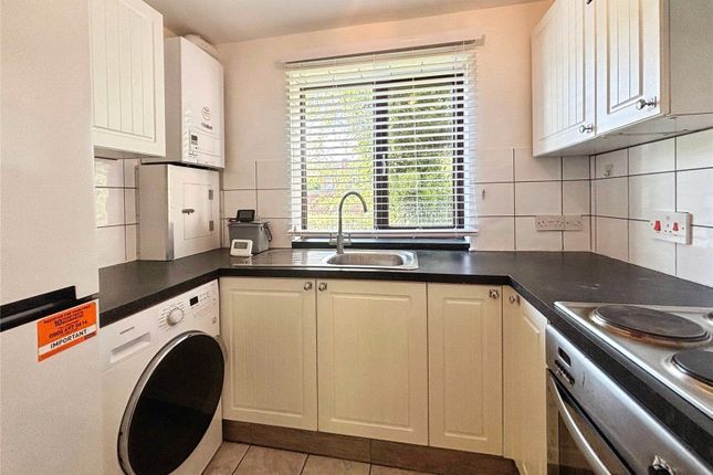 51, St. Pauls Court, Berkshire photo 2