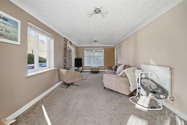 4, Coed Y Crwys, Swansea photo 3
