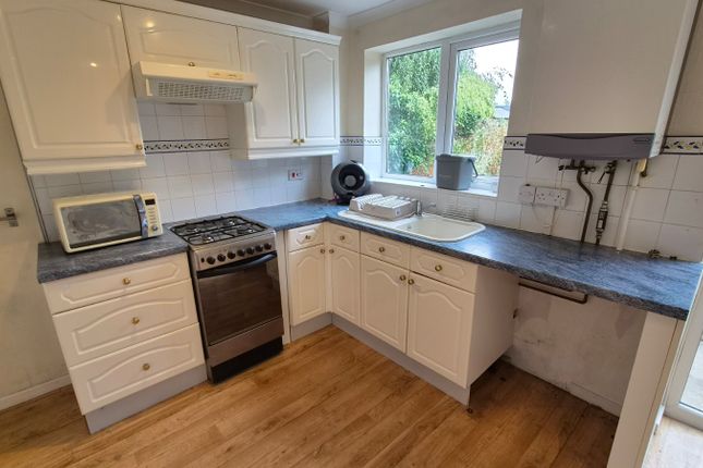 1, Weaver Drive, Stafford photo 4