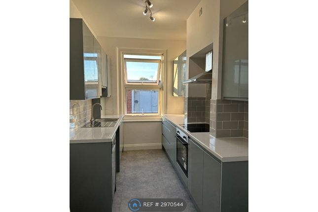 B Laburnum Grove, North End, Portsmouth photo 3