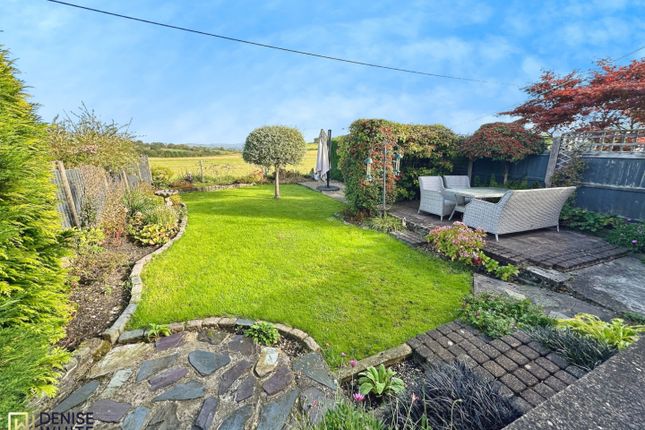 23, Heath Avenue, Staffordshire photo 2