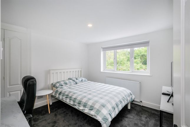 Link-detached house for sale in Forest Side, London