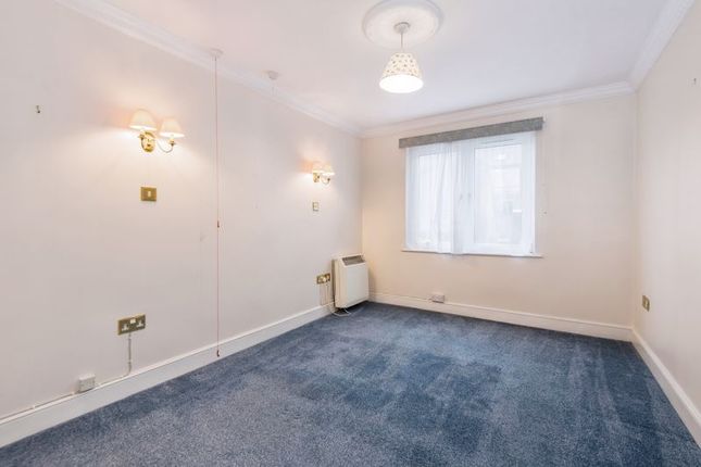 Flat for sale in Lions Hall, Winchester