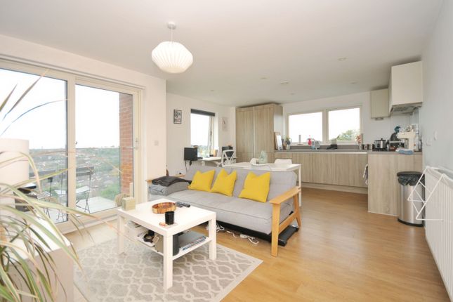 1-bed flat on Flat 92/William House, Ringers Road, Bromley, £300,000