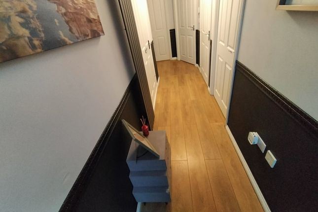 35, Clifton Avenue, Wrexham photo 2