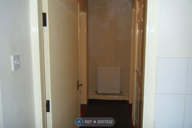 Flat to rent in Bolton Road, Bradford BD2