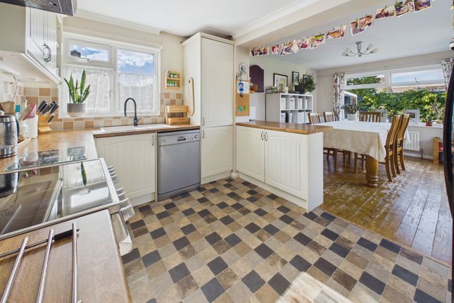 9 Romney Road, Polegate photo 3