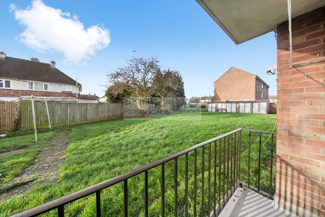 Thumbnail Flat for sale in Sycamore Avenue, Hayes