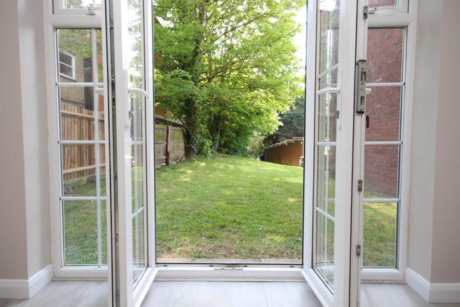 Flat Two Church Views, Cookham Road, Maidenhead photo 4