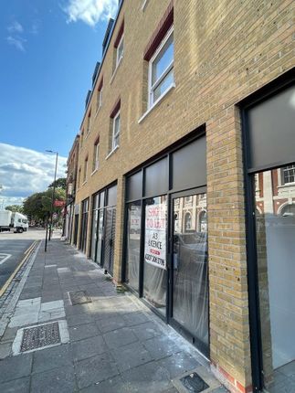 Restaurant/cafe to let in Drayton Green Road, London