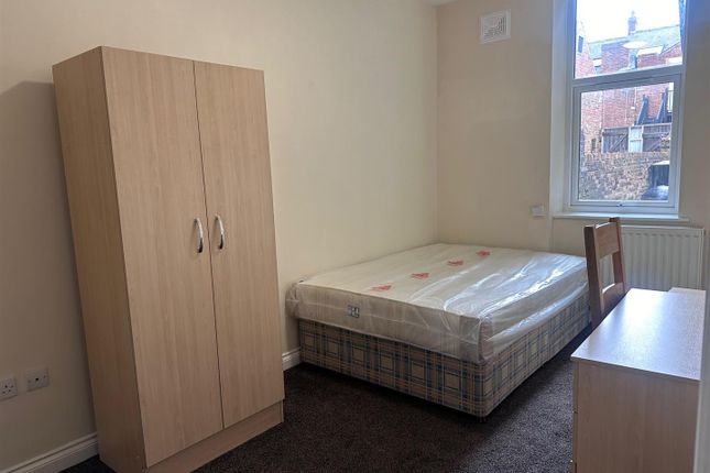 Lonsdale Terrace, Newcastle Upon Tyne photo 5
