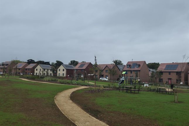 12, Blaine Way, Northampton photo 2