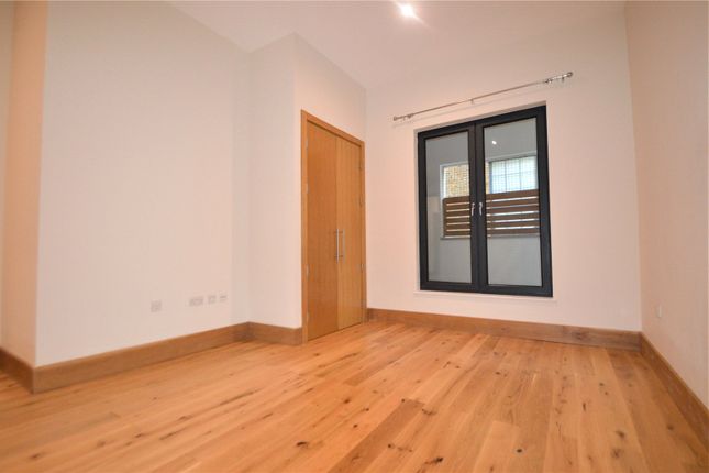 Flat to rent in The Exchange, 6 Scarbrook Road, Croydon