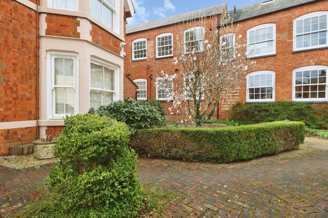 6, Sarjeant Court, Kettering photo 4
