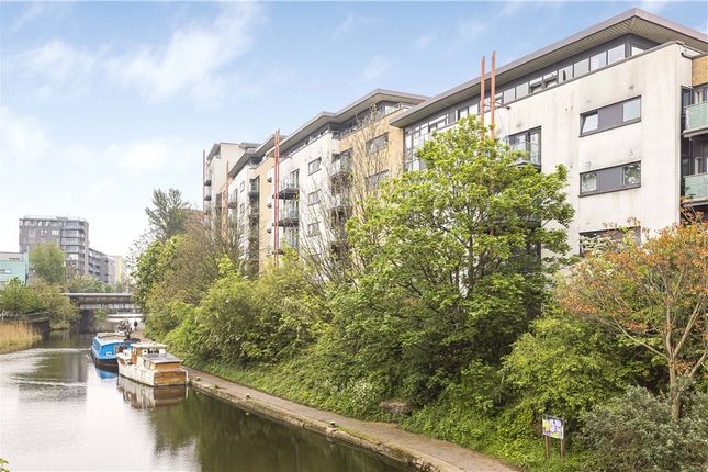 Flat for sale in Flat 106, Tequila Wharf, 681 Commercial Road, London