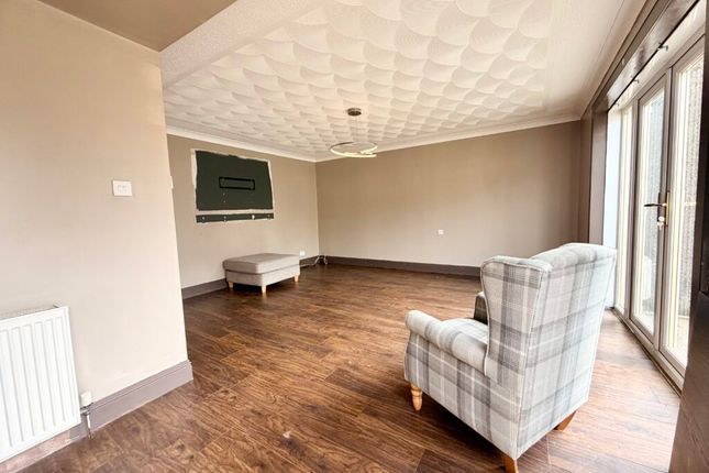 71, Achray Road, Cumbernauld photo 2
