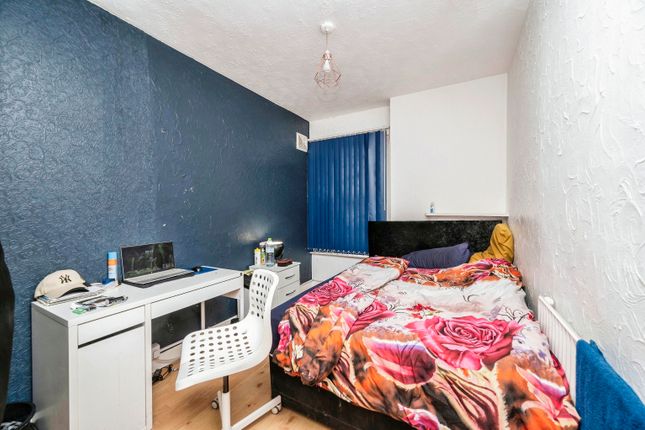 End terrace house for sale in Cambridge Street, Luton, Bedfordshire