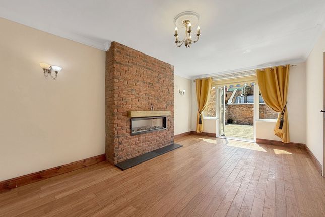 53 Forest Avenue, Hengoed photo 2