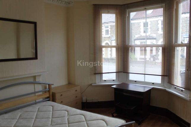 28, Mackintosh Place, Cardiff photo 5