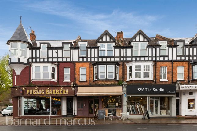 Flat for sale in Upper Richmond Road West, London