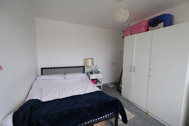 Room 4, 269 St. Agnells Lane, Hemel Hempstead photo 2