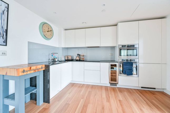 Flat for sale in Brent House, Nine Elms Point, Nine Elms, London