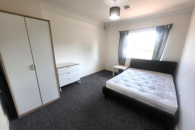 Room 5, 368 Cannock Road, Wolverhampton photo 2