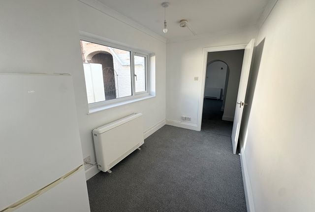 Garden Flat, 9A, Church Road St Thomas Devon, Exeter photo 5