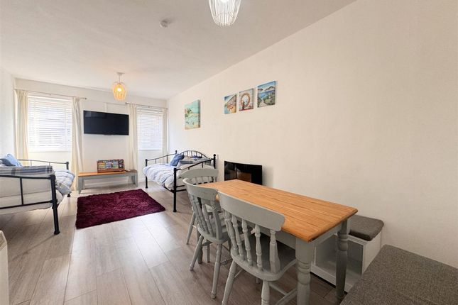 18, Trebarwith Crescent, Newquay photo 4