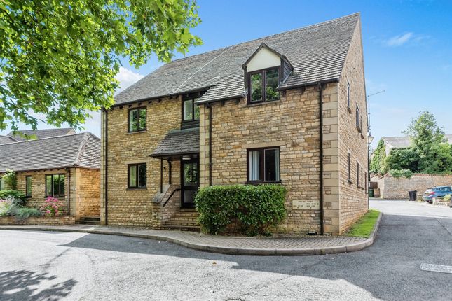 Flat for sale in Phillips Court, Stamford