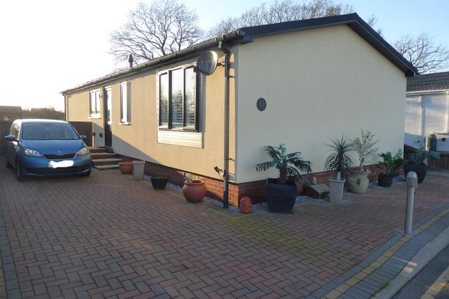 Mobile/park home for sale in Oakleigh Park, Clacton Road, Wheeley, Clacton-On-Sea, Essex