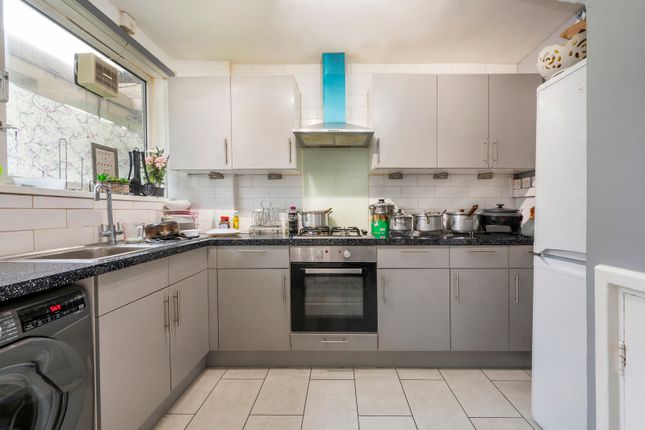 Flat for sale in Louise De Marillac House, Smithy Street