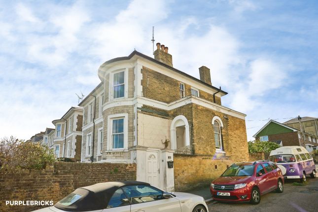 Flat 2/Gordon Lodge, 8 Belvedere Street, Ryde photo 3