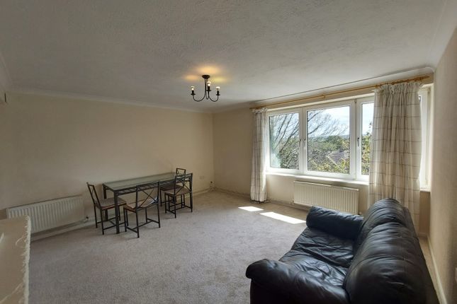 71, Maidstone photo 2