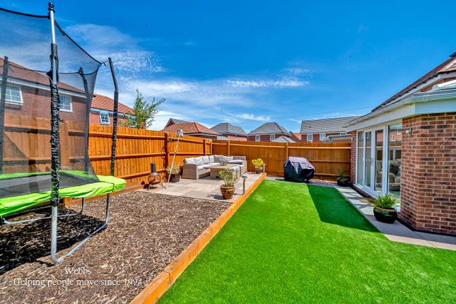 16, Dawes Way, Cannock photo 4