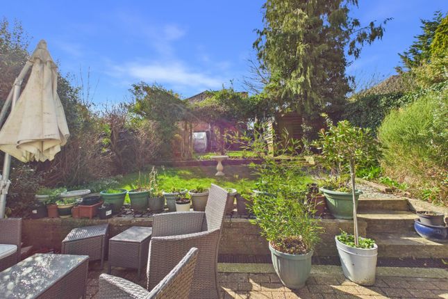 72, Berkeley Avenue, Buckinghamshire photo 3
