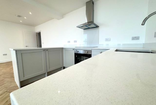 Flat to rent in Mansion Street, Margate