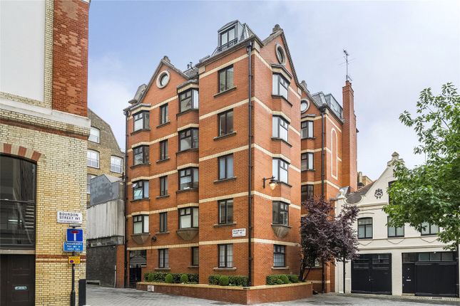 Flat to rent in Bourdon Street, London