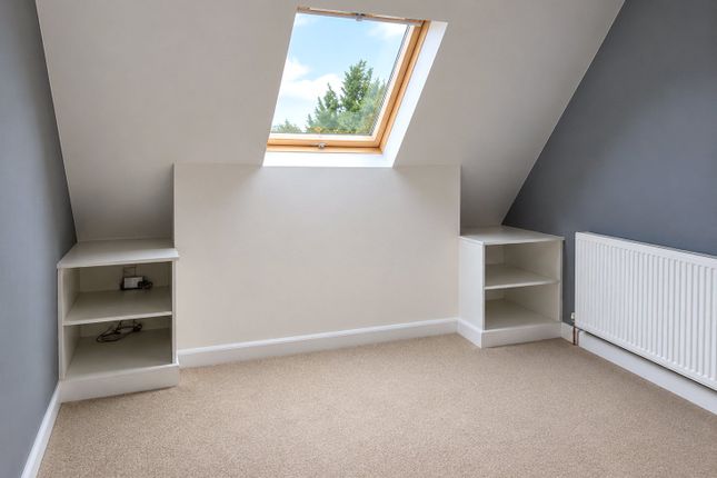 Top Floor Flat, 17, Langley Road, Beckenham photo 3