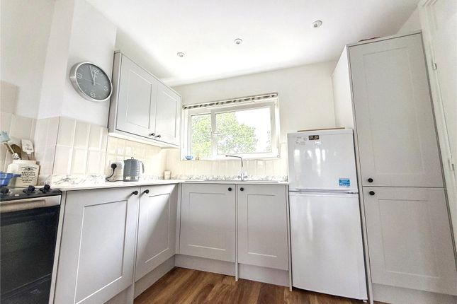 17, Littlecombe Close, Putney photo 4