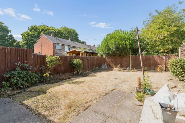 23 Fox Road, Stevenage photo 4