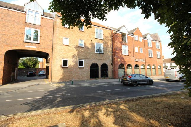 Thumbnail Flat for sale in Regal Court, Manor Road, Beverley