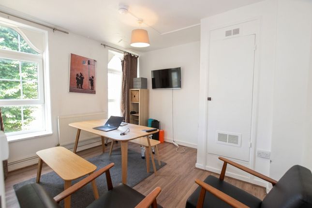 Flat 18, Tornay House Shore Place, London photo 4