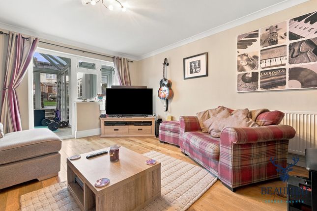 10, Catherines Close, Chelmsford photo 2