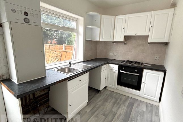 6, Ling Royd Avenue, West Yorkshire photo 3