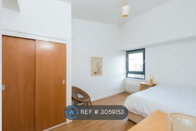Flat, Sandport Way, Edinburgh photo 3
