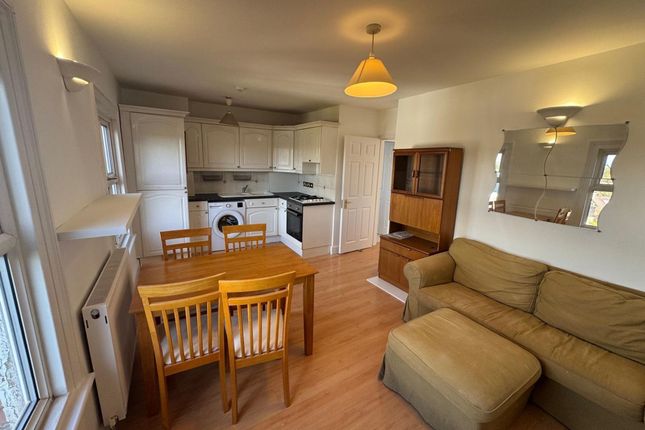4D Crescent Road, london photo 2