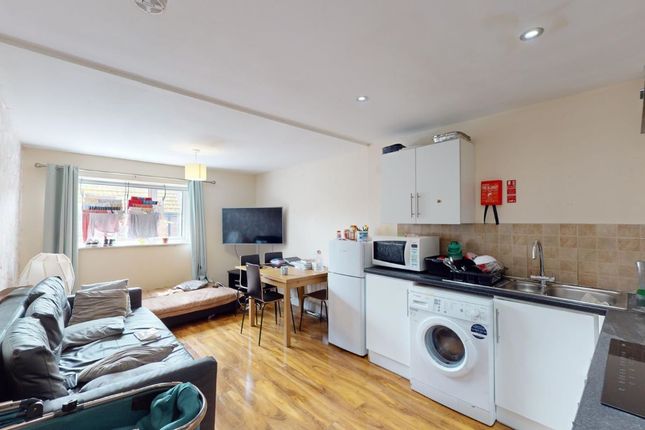 Thumbnail Flat for sale in Flat 1, 34 Albany Road, Cardiff, Cardiff