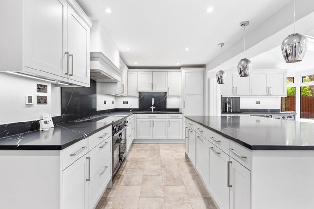 48 Thirlmere, Stevenage, Hertfordshire photo 4